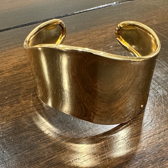 BaubleBar Jewelry - BaubleBar Elegant Gold Cuff Bracelet